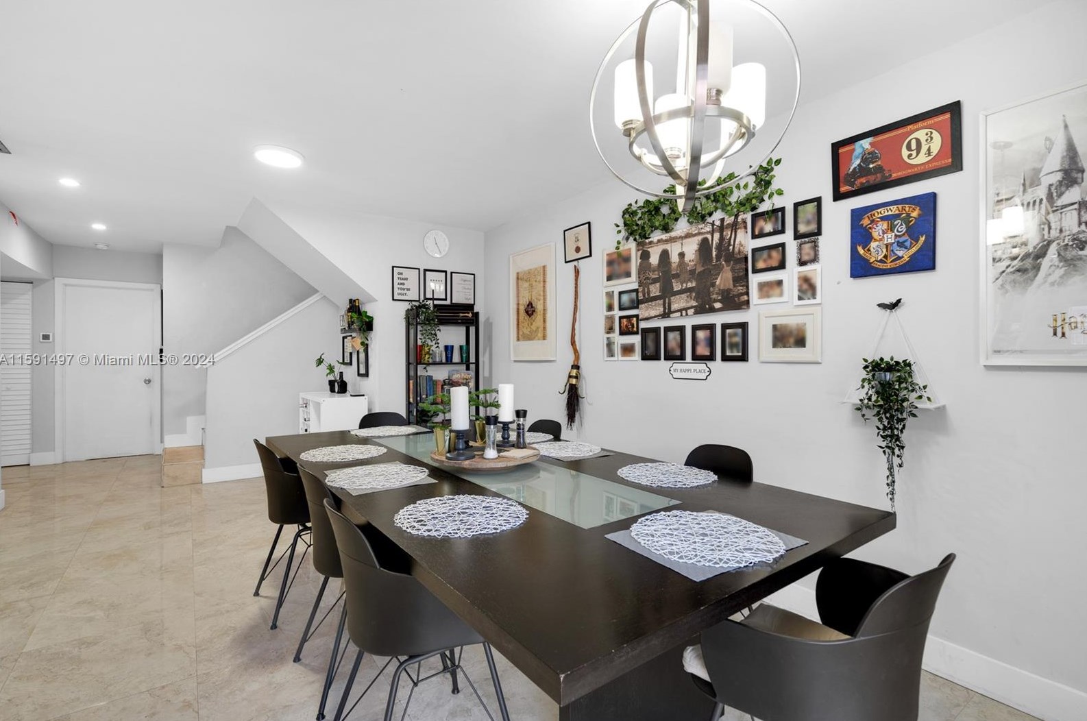 20020 Oakmont Cir, Hialeah FL  33015-2045 exterior