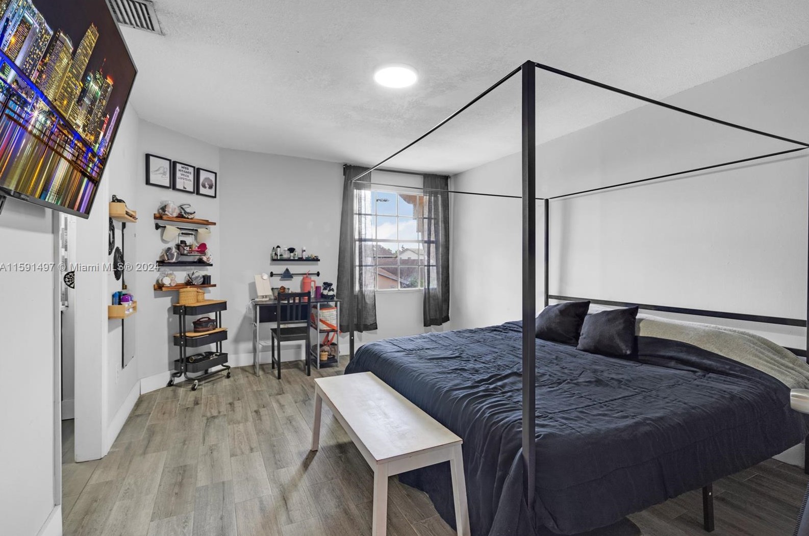 20020 Oakmont Cir, Hialeah FL  33015-2045 exterior