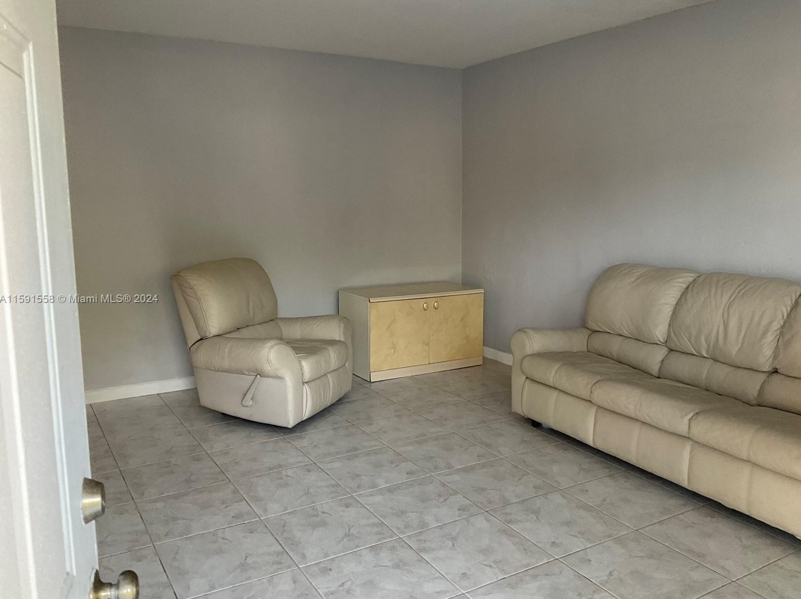1999 Ne 168th St #3, Miami, FL 33162