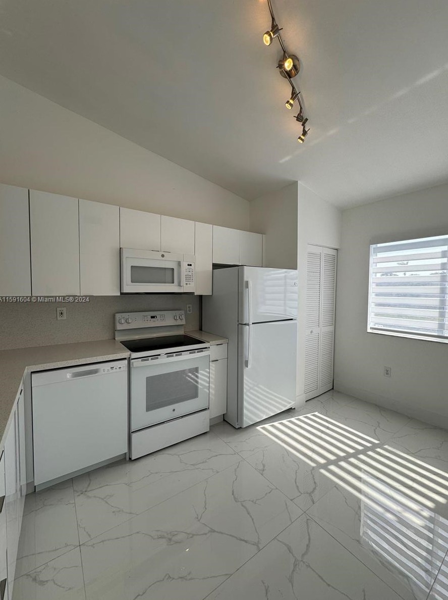 6635 130th Pl, Miami, FL 33183-5641