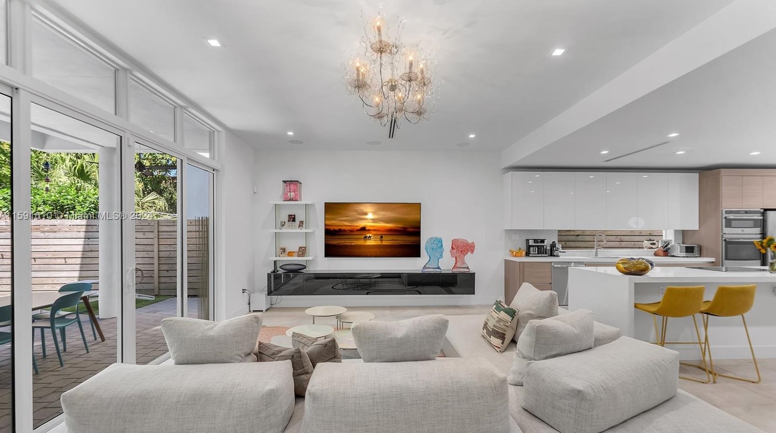 3162 Hibiscus St, Miami FL  33133-4324 exterior