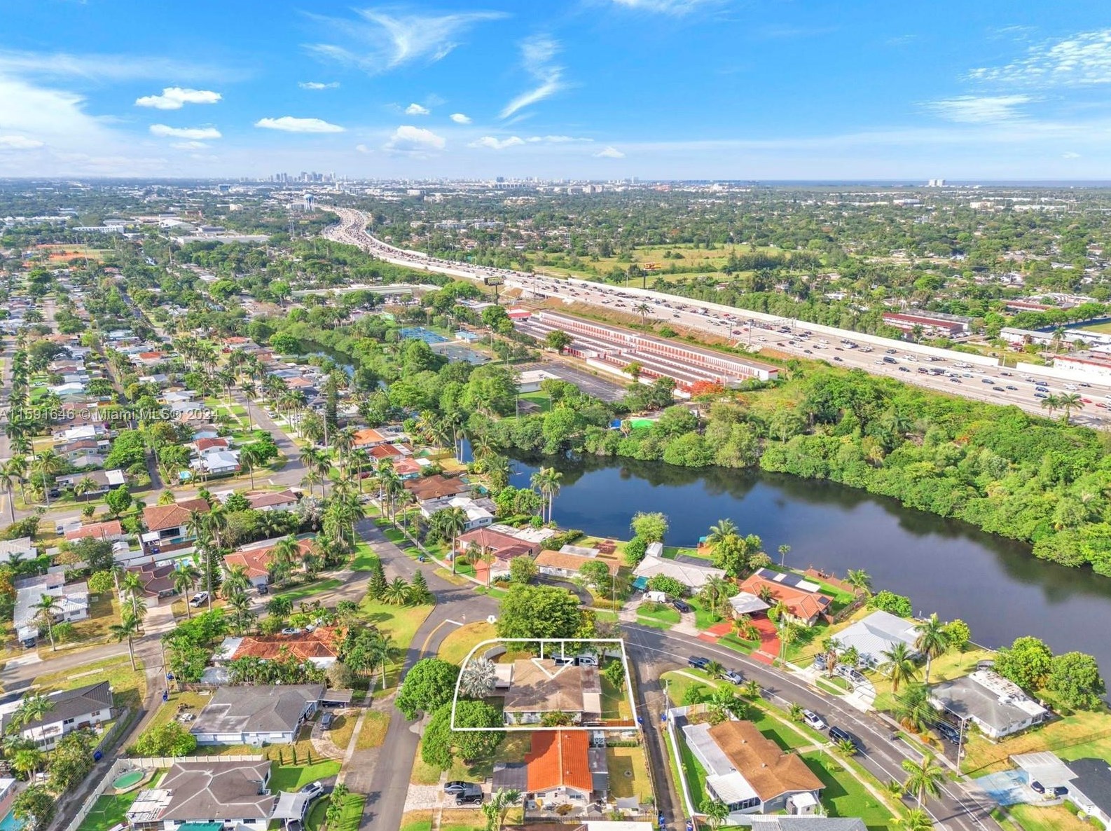 315 31 Ct, Hollywood FL 33021-5006 exterior