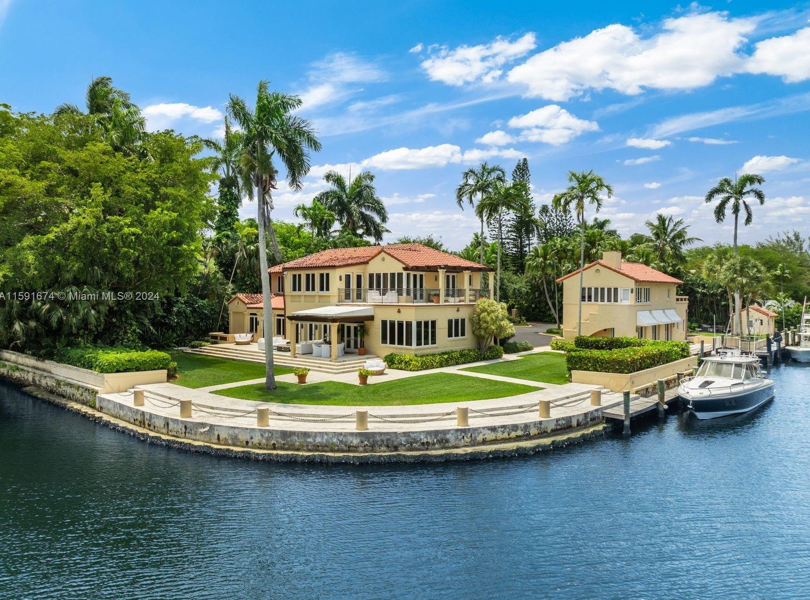 185 Cocoplum Rd, Miami, FL 33143-6405