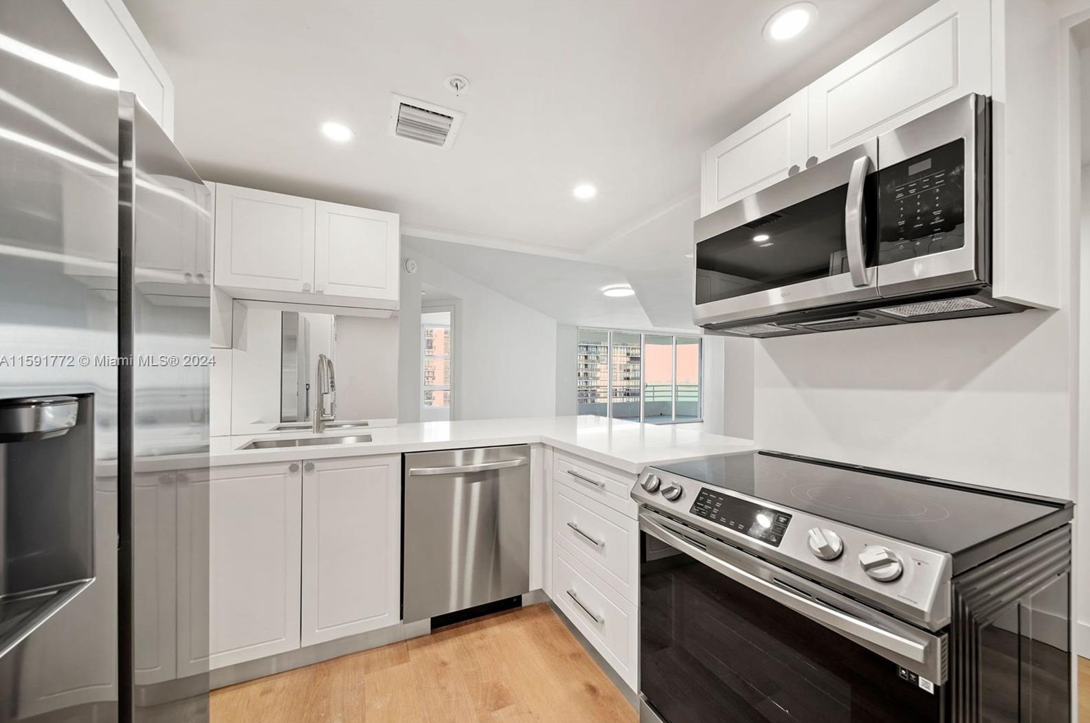 555 Ne 34th St #1706, Miami, FL 33137