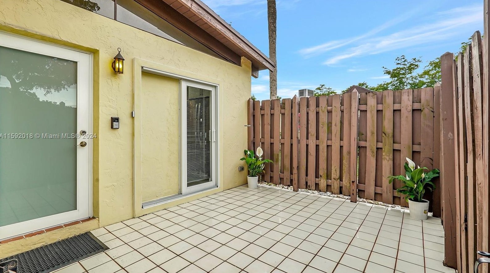 304 Briarwood Cir, Hollywood, FL 33024-1311