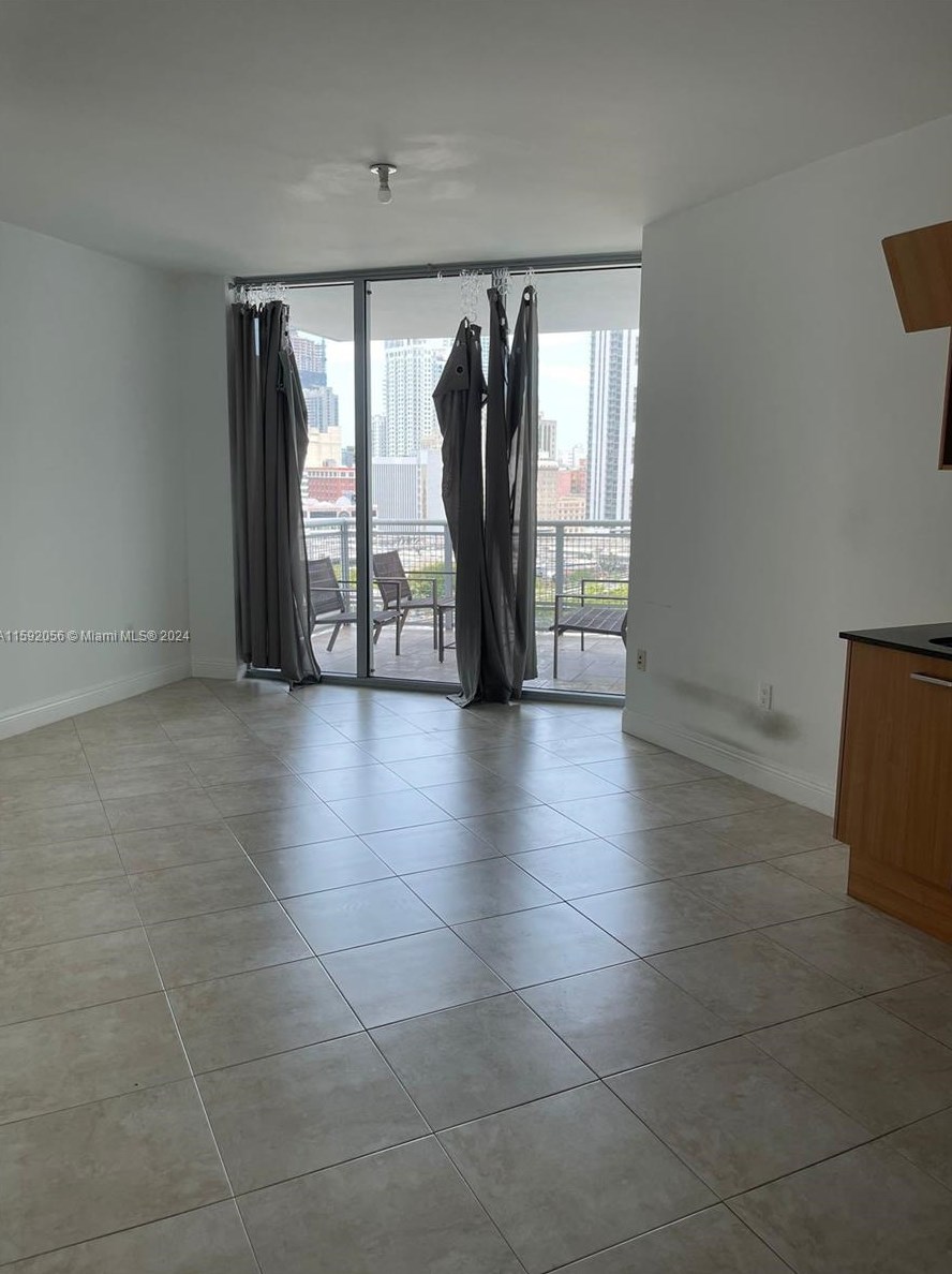 350 S Miami Ave #1211, Miami, FL 33130