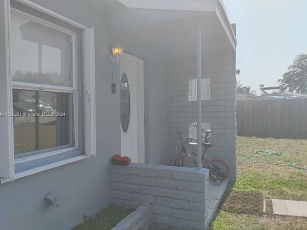 1211 Kasim St, Miami, FL 33054-3063