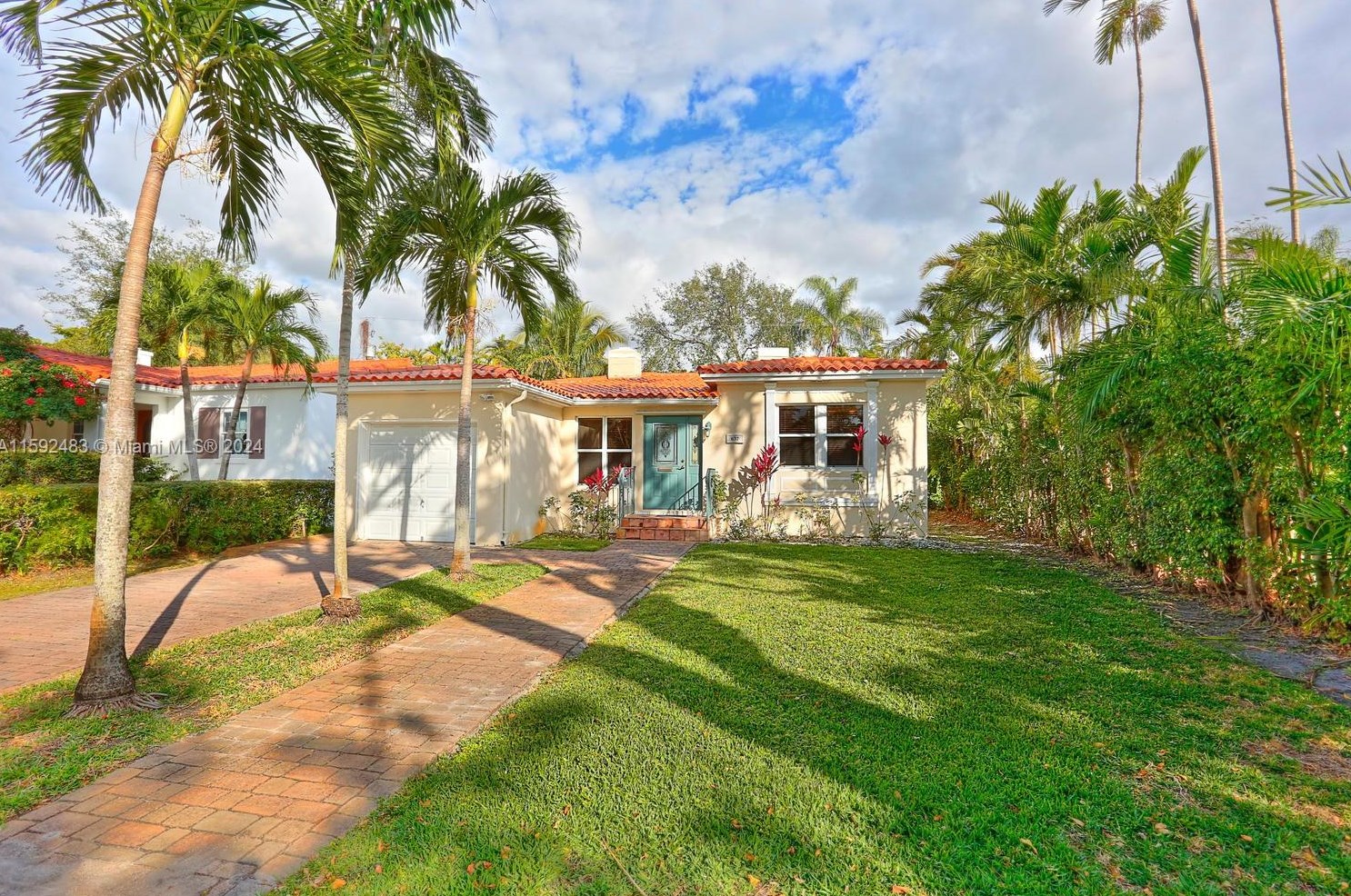 637 Zamora Ave, Miami, FL 33134-3737
