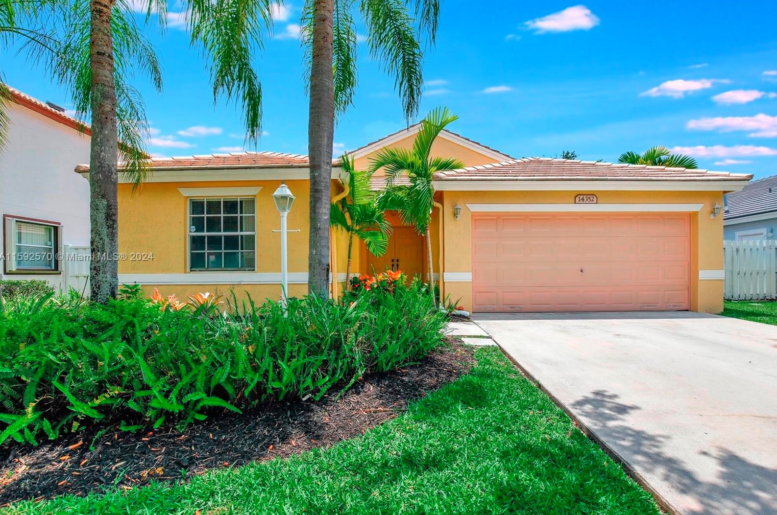 14352 14 Ct, Hollywood FL 33025-3309 exterior