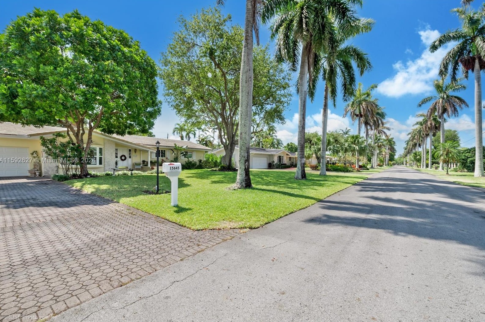 15645 77th Ave, Miami, FL 33157-2424