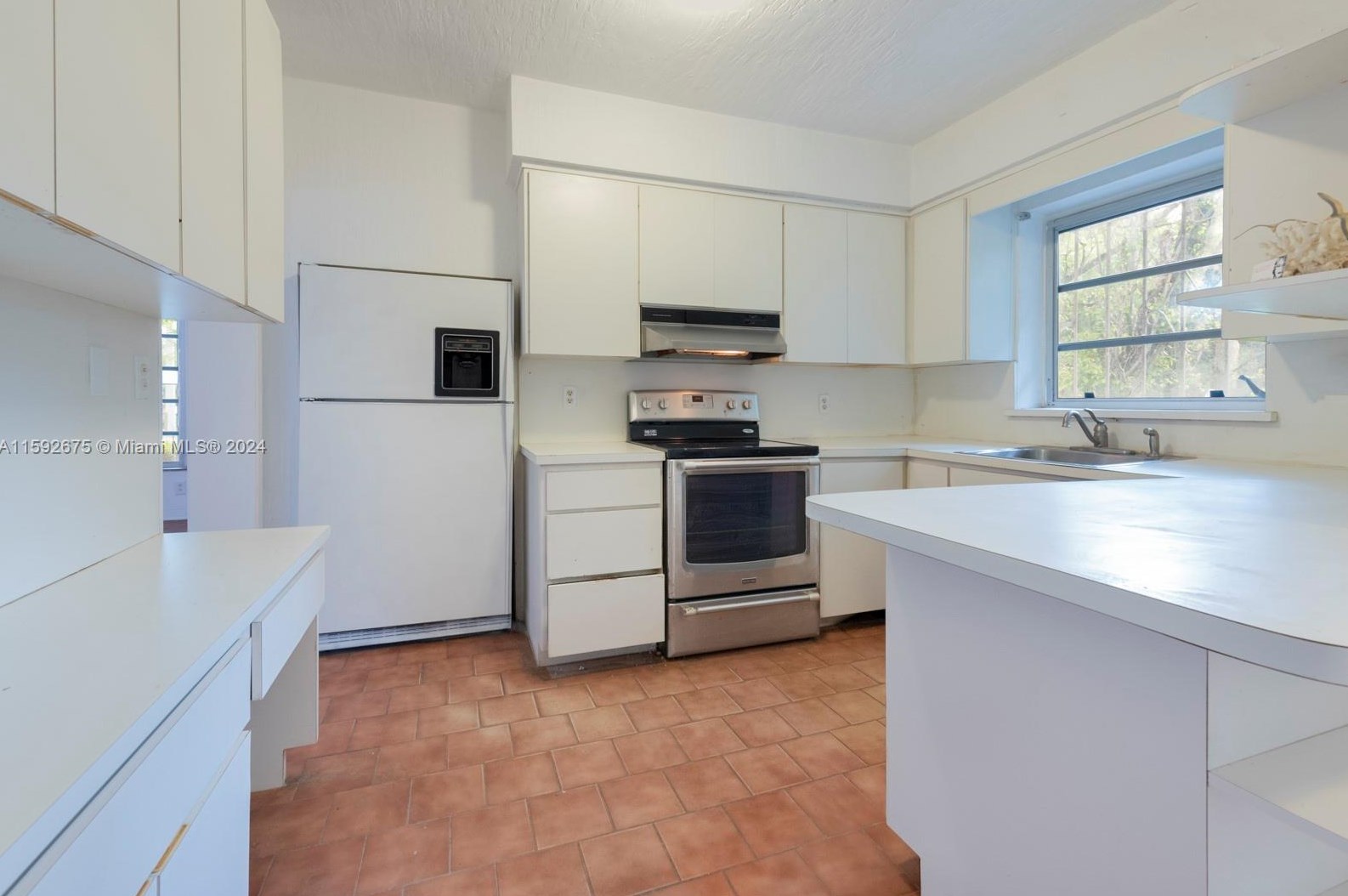 795 94 St, Miami FL 33138-2914 exterior