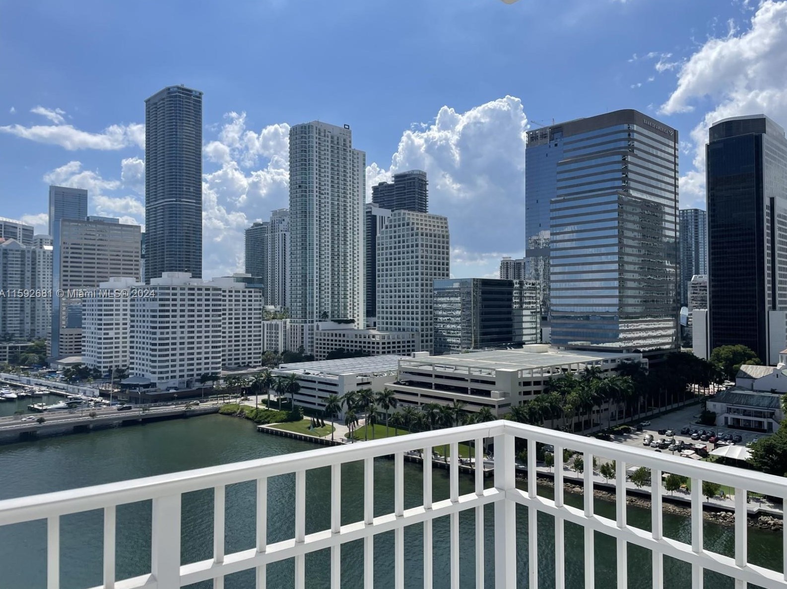 701 Brickell Key Blvd #1702, Miami, FL 33131