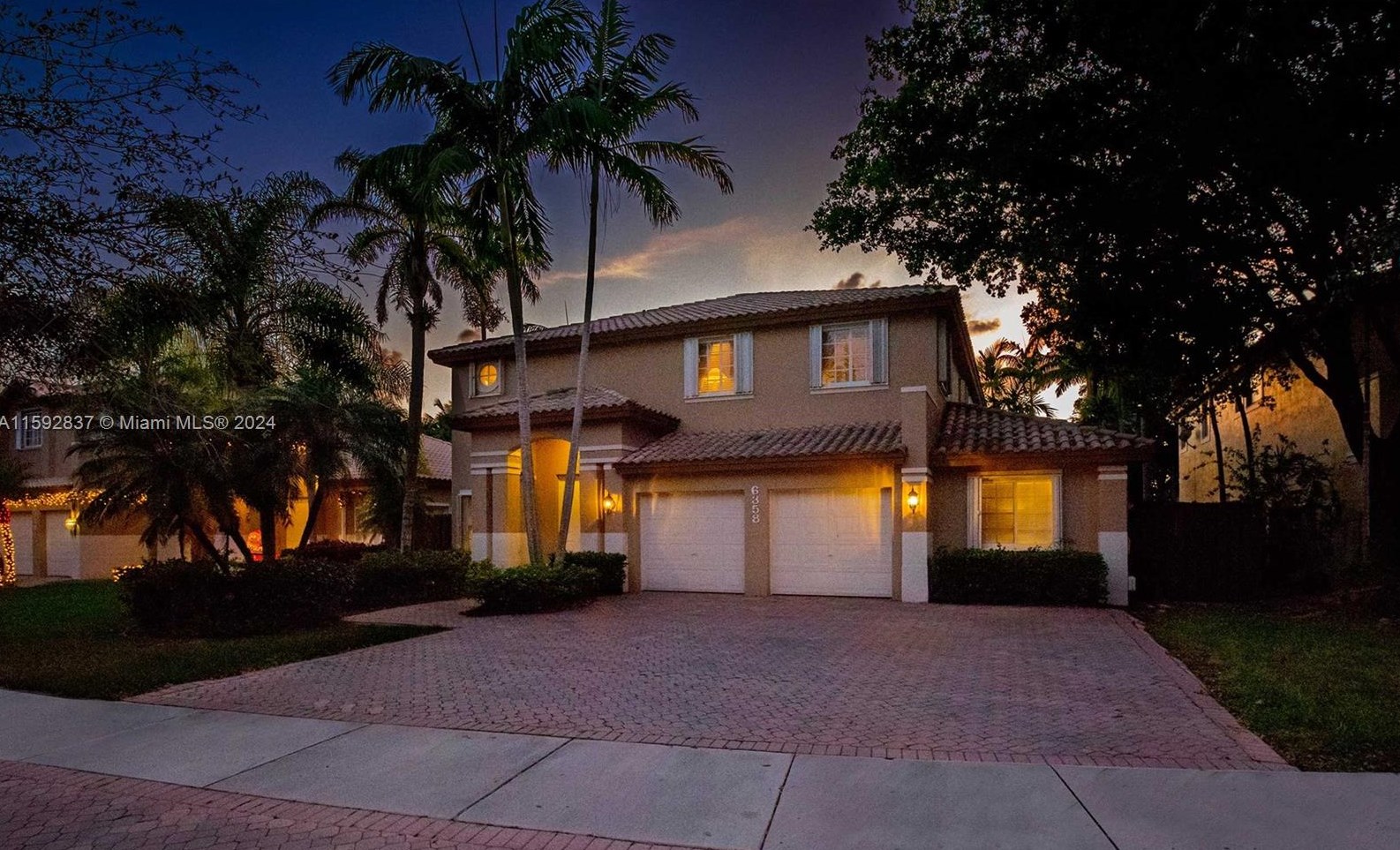 6358 113th Pl, Miami, FL 33178-3611