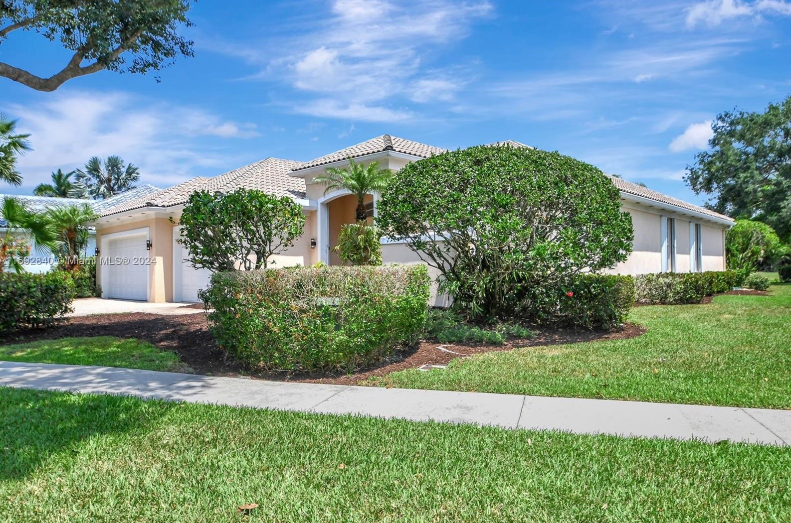 1633 Flagler Manor Cir, West Palm Beach, FL 33411-5113