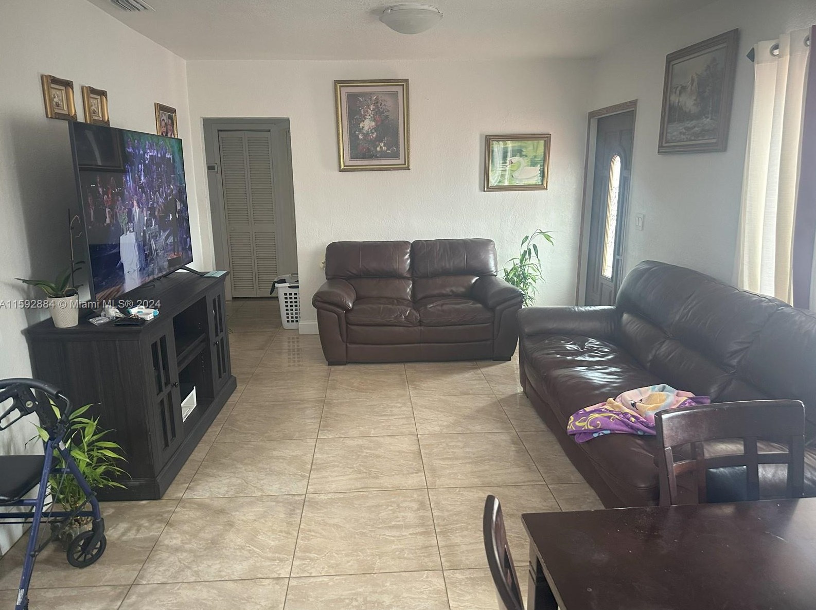 567 E 40th St, Hialeah, FL 33013