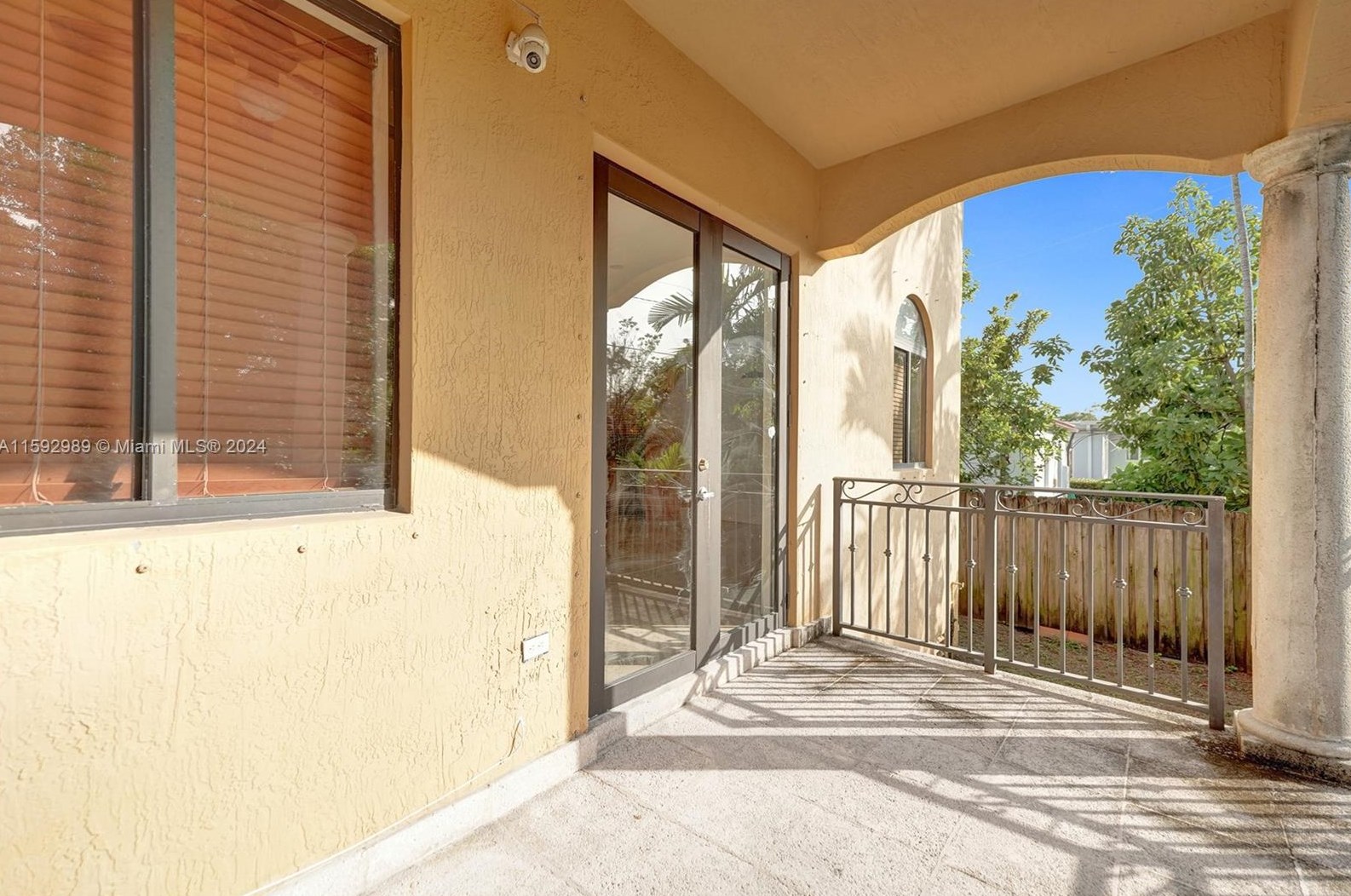 1411 Normandy Dr, Miami FL 33141-3614 exterior