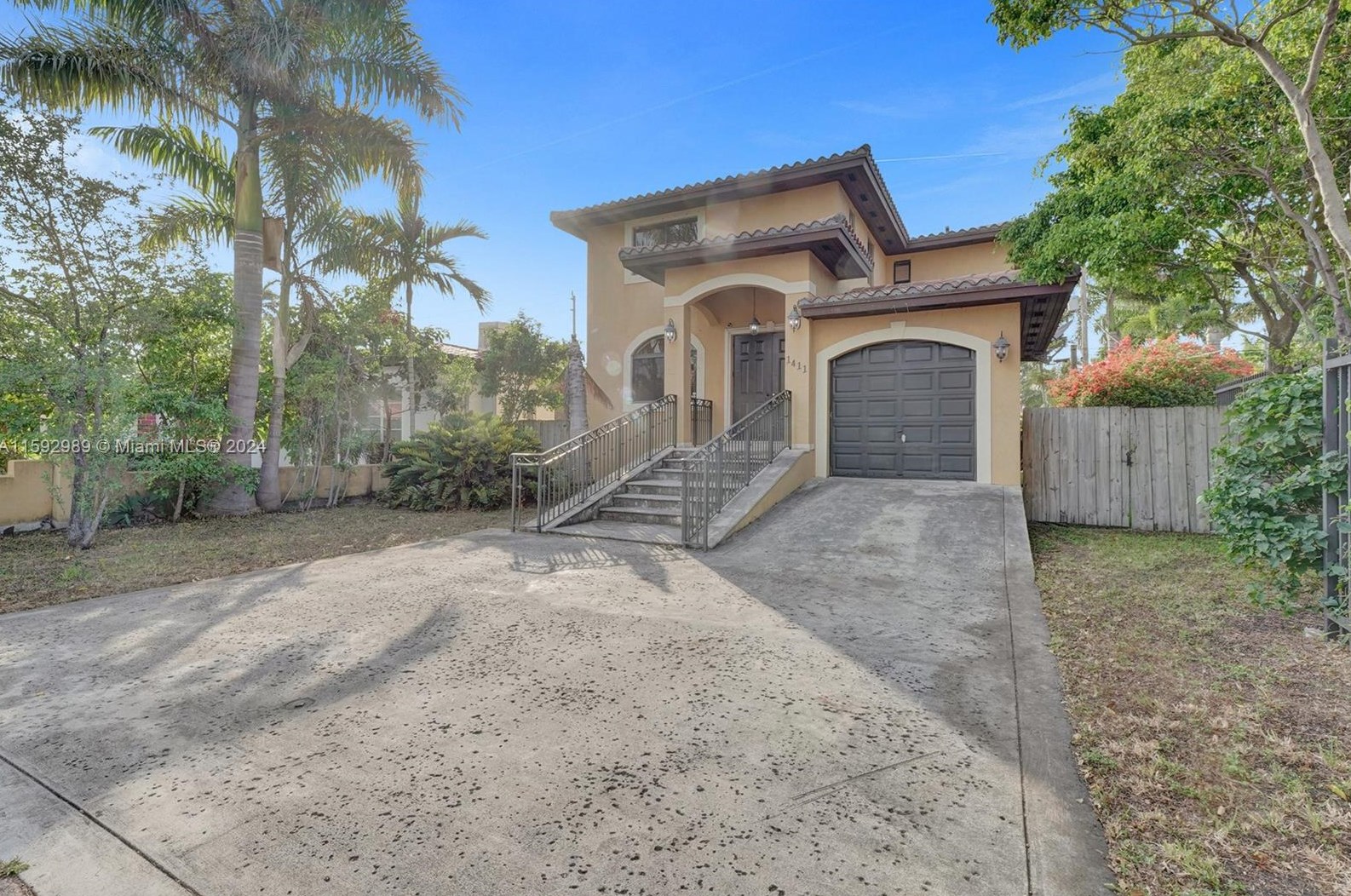 1411 Normandy Dr, Miami FL 33141-3614 exterior