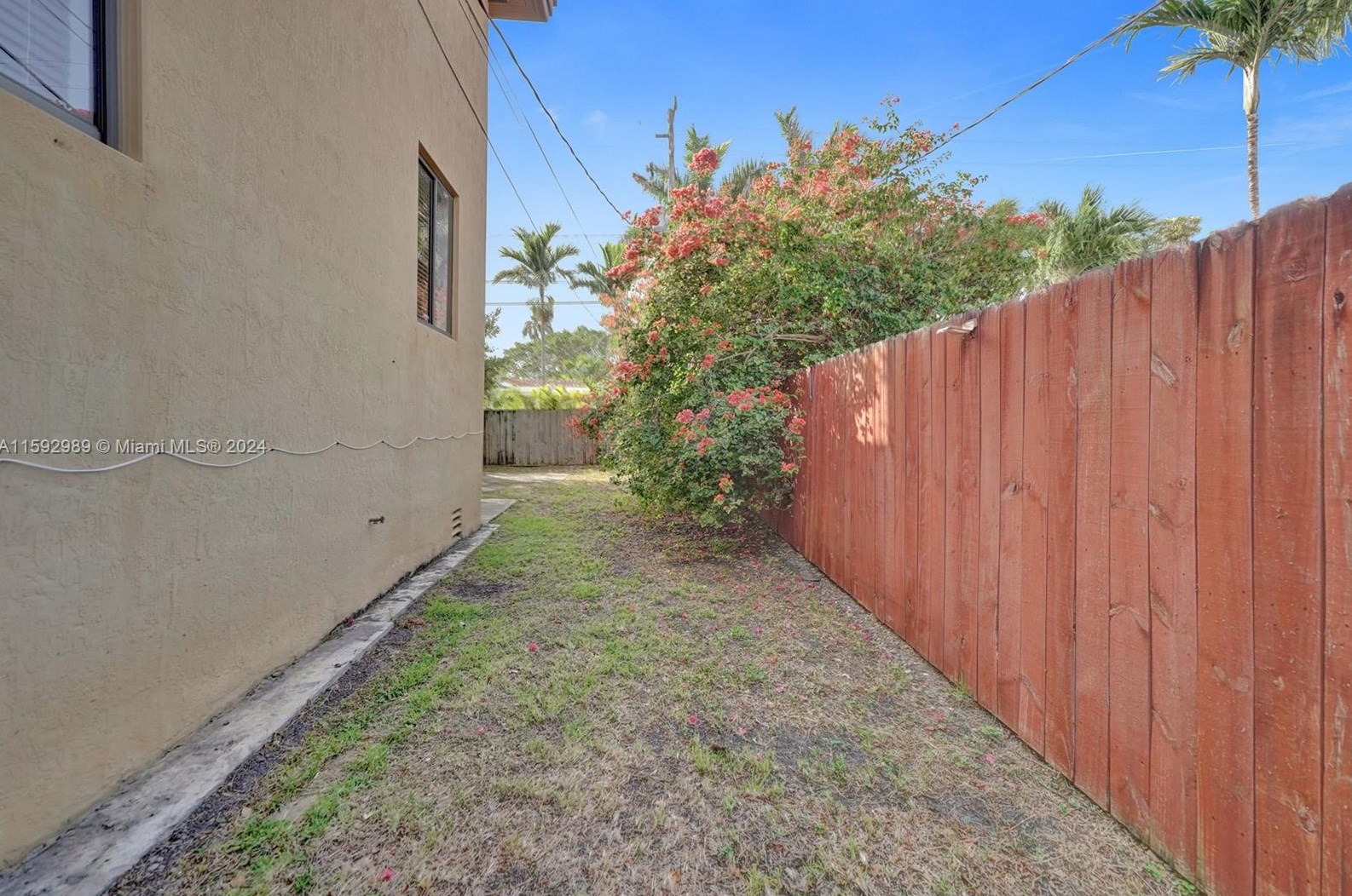 1411 Normandy Dr, Miami FL 33141-3614 exterior