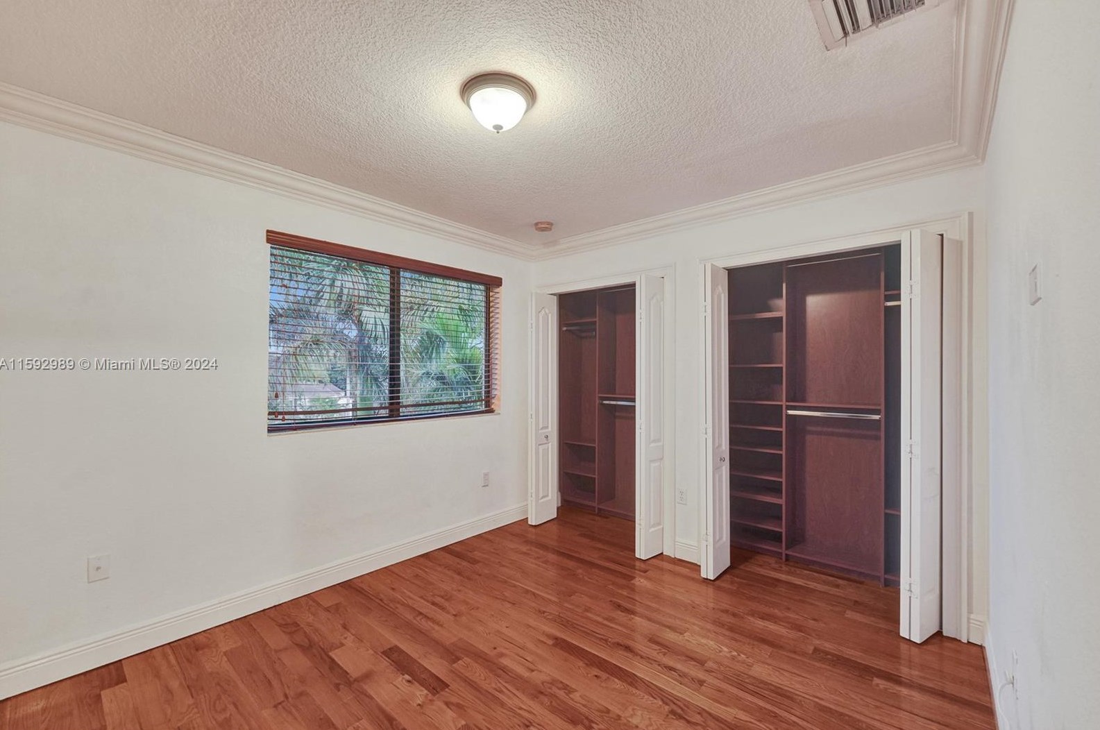 1411 Normandy Dr, Miami FL 33141-3614 exterior