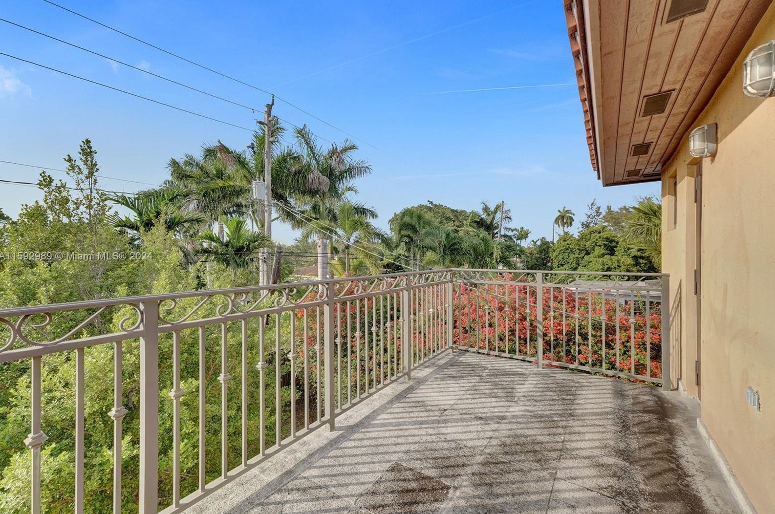 1411 Normandy Dr, Miami FL 33141-3614 exterior