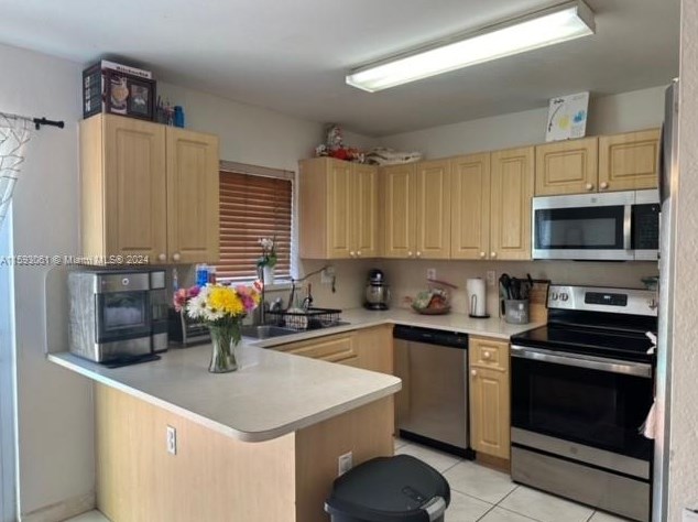 17314 Nw 74th Ave #102, Hialeah, FL 33015