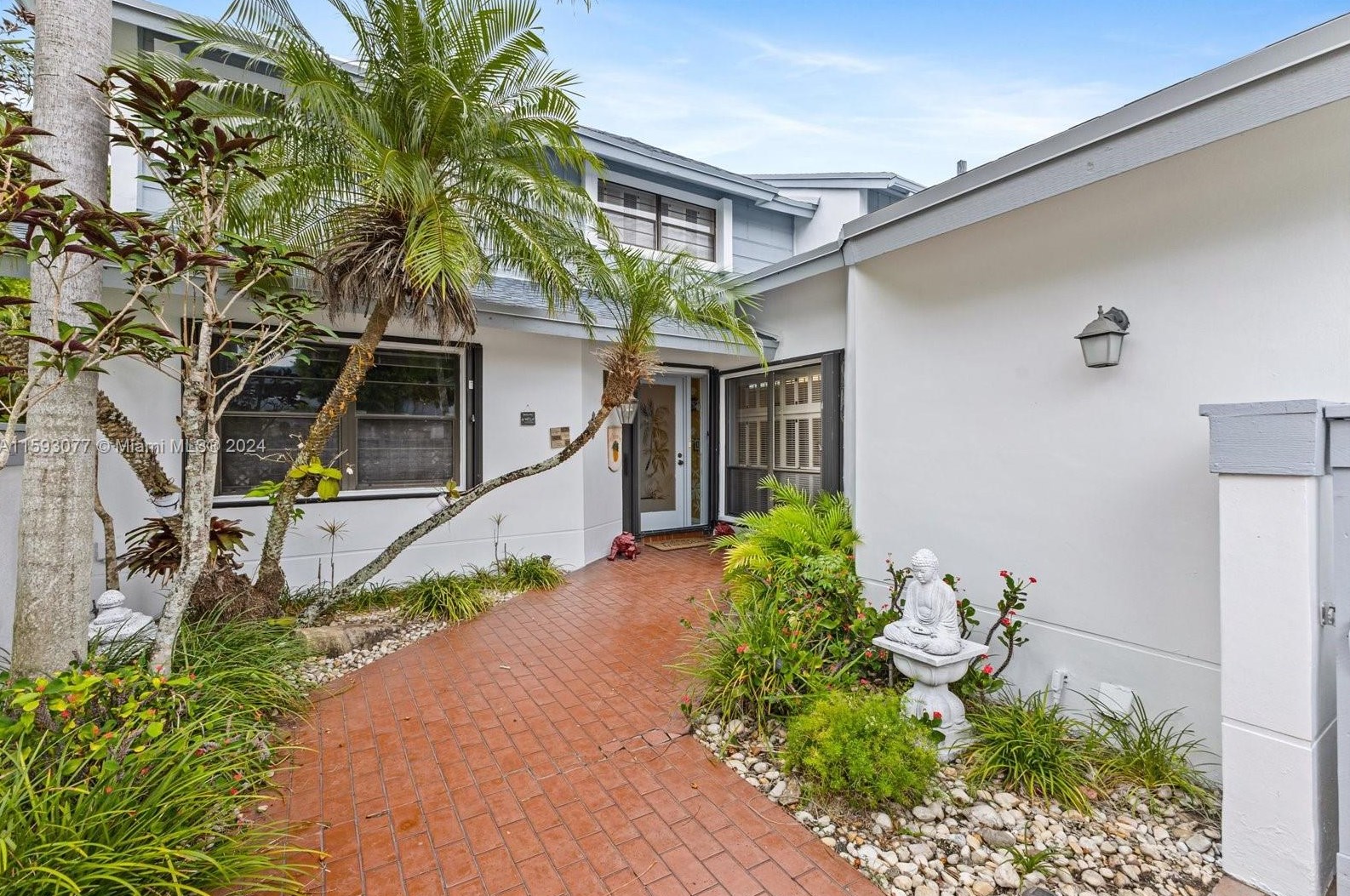 9859 52nd Ln, Miami, FL 33178-2602