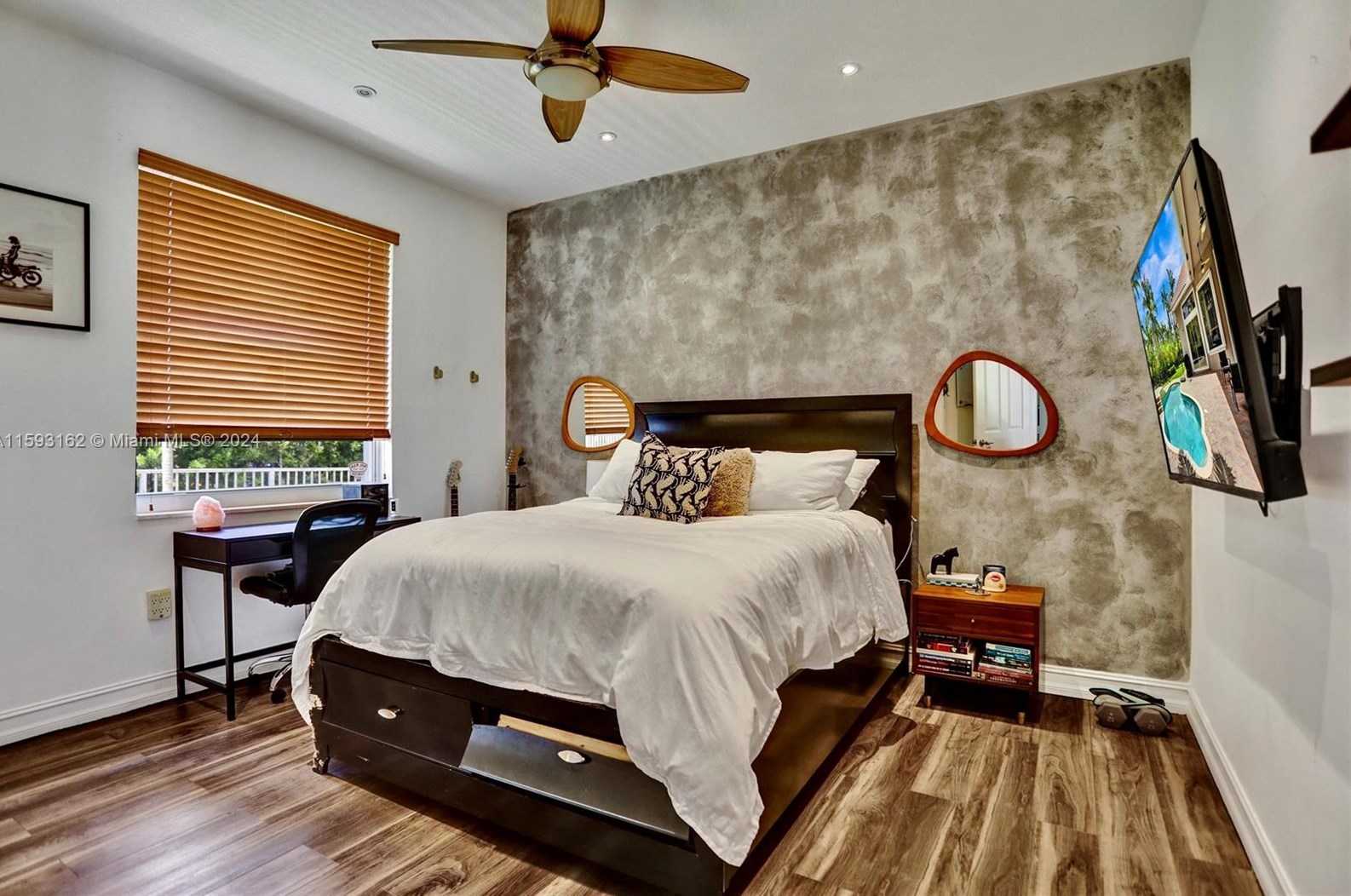 1261 137 Ave, Hollywood FL 33027-5905 exterior