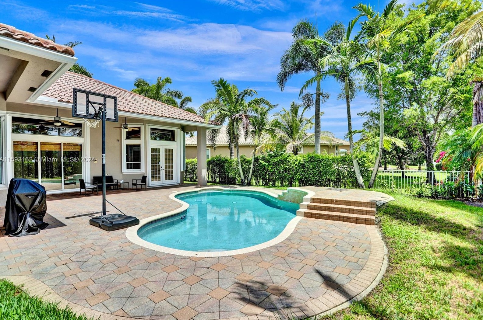 1261 137 Ave, Hollywood FL 33027-5905 exterior