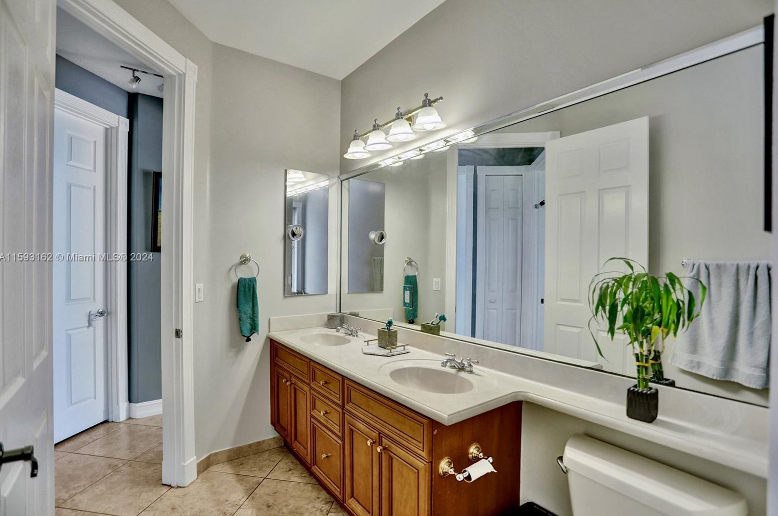 1261 137 Ave, Hollywood FL 33027-5905 exterior