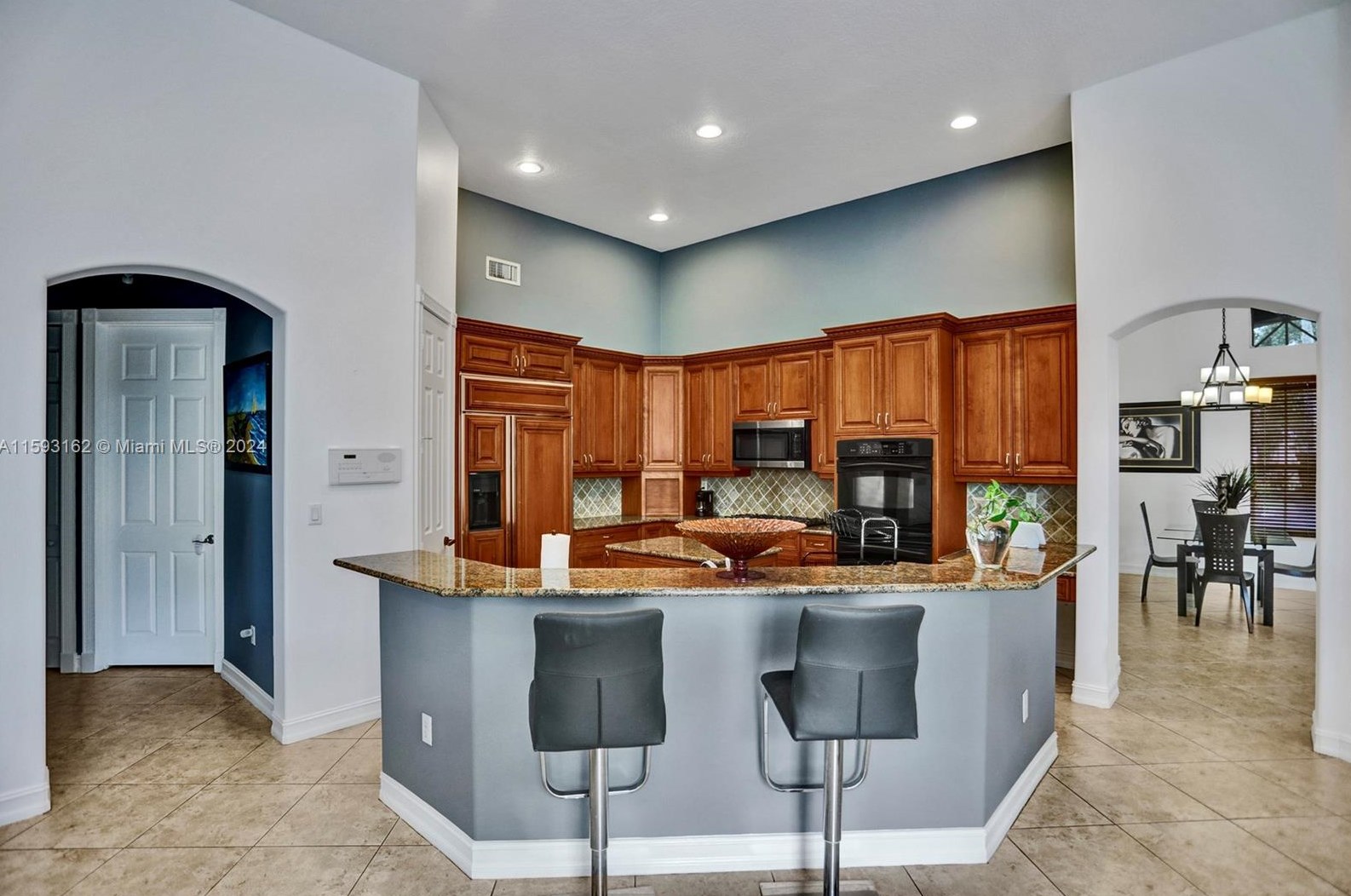 1261 137 Ave, Hollywood FL 33027-5905 exterior