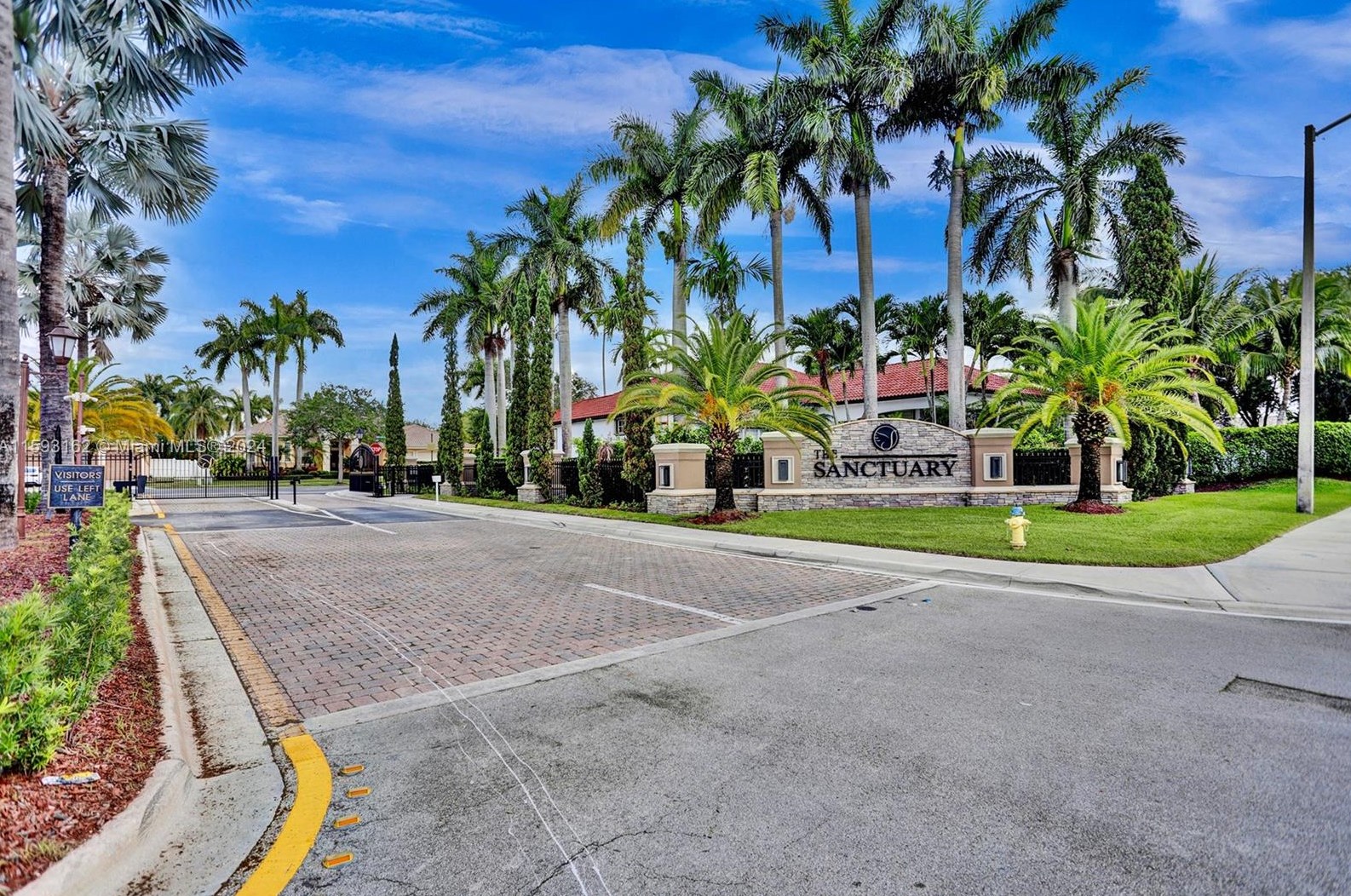 1261 137 Ave, Hollywood FL 33027-5905 exterior