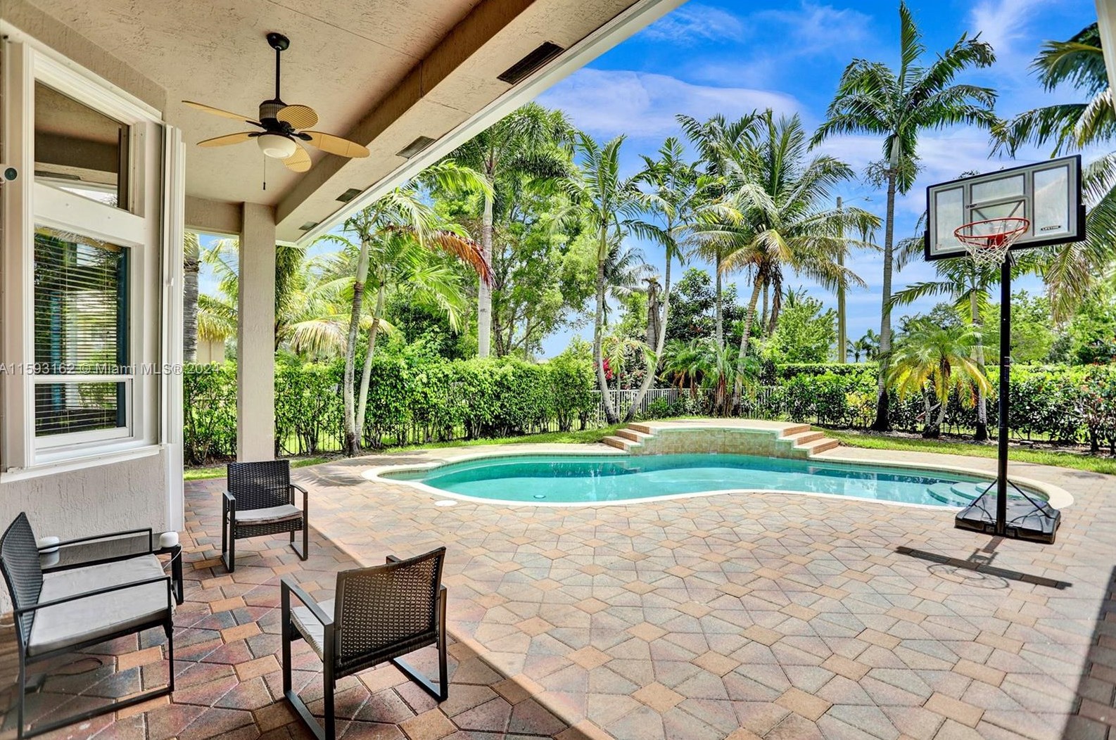 1261 137 Ave, Hollywood FL 33027-5905 exterior