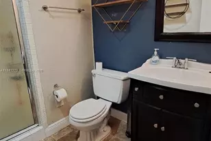 427 Golden Isles Dr, Hallandale Beach, FL 33009 - Photo 20