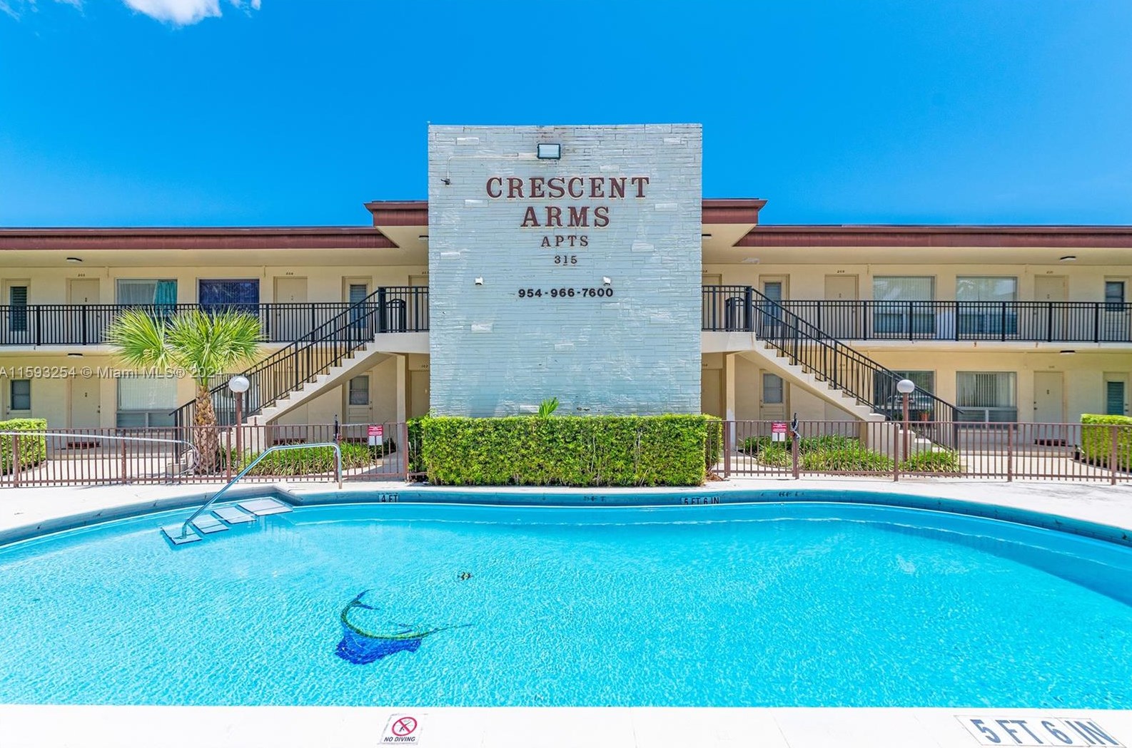315 S Crescent Dr #105, Hollywood, FL 33021