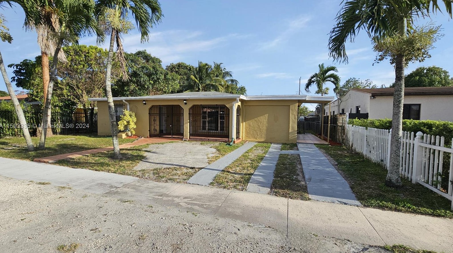 350 E 54th St, Hialeah, FL 33013