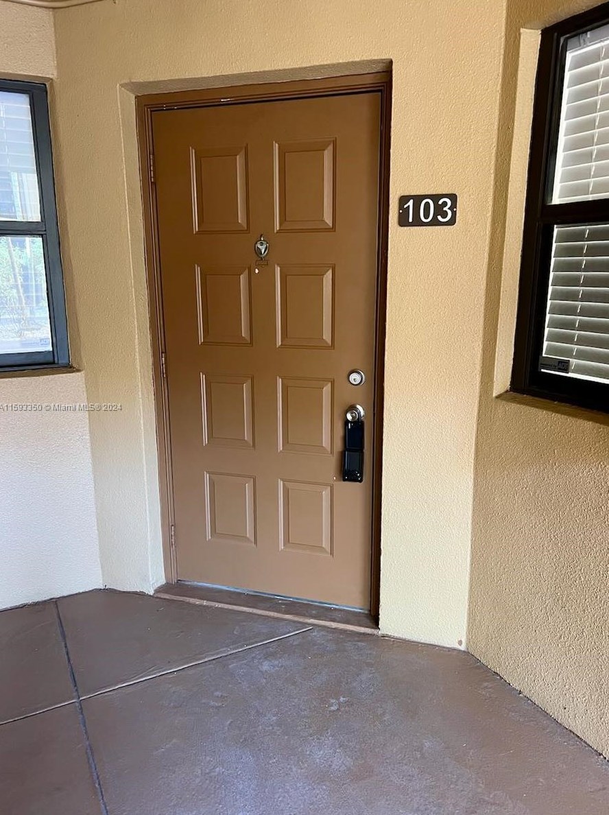 15535 Miami Lakeway, Hialeah FL  33014-5598 exterior