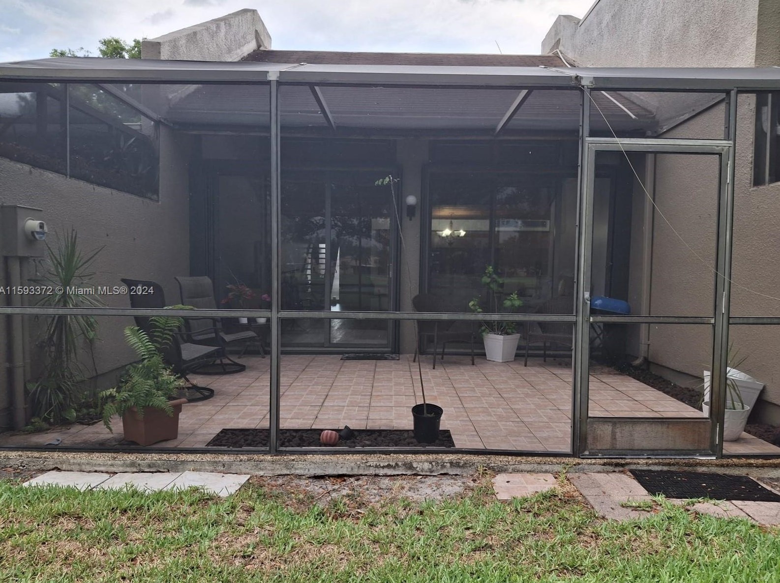 1141 Fairway Rd, Hollywood, FL 33026-3039