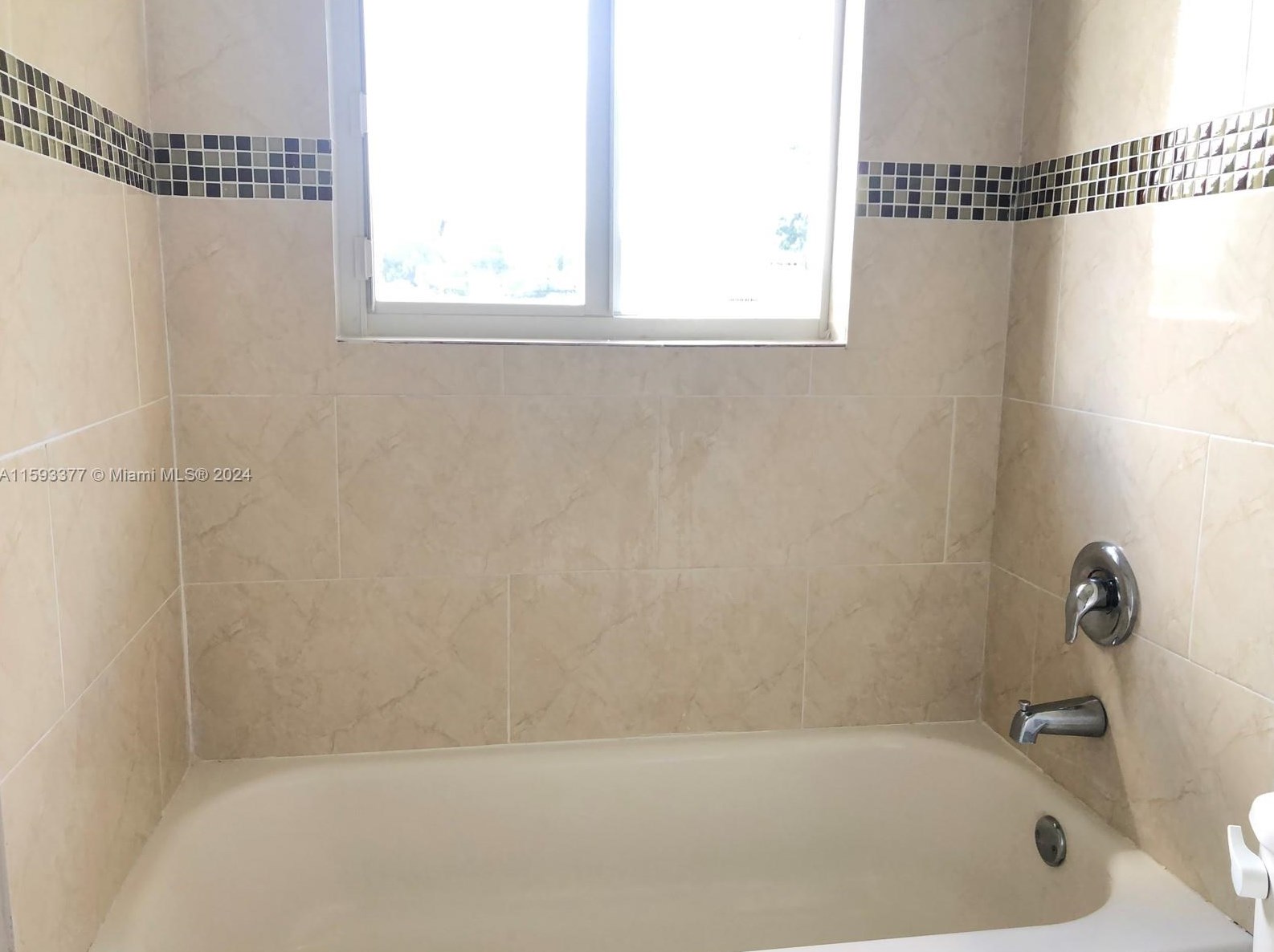 1940 Washington Ave #12, Miami, FL 33054