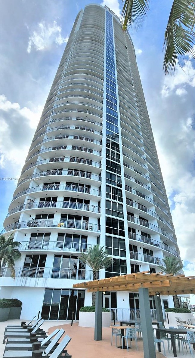 1750 N Bayshore Dr #2006, Miami, FL 33132