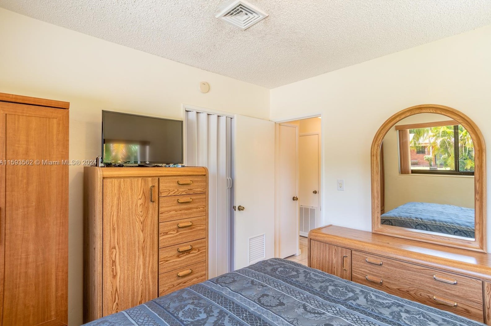 717 162 St, Miami FL 33157-3738 exterior