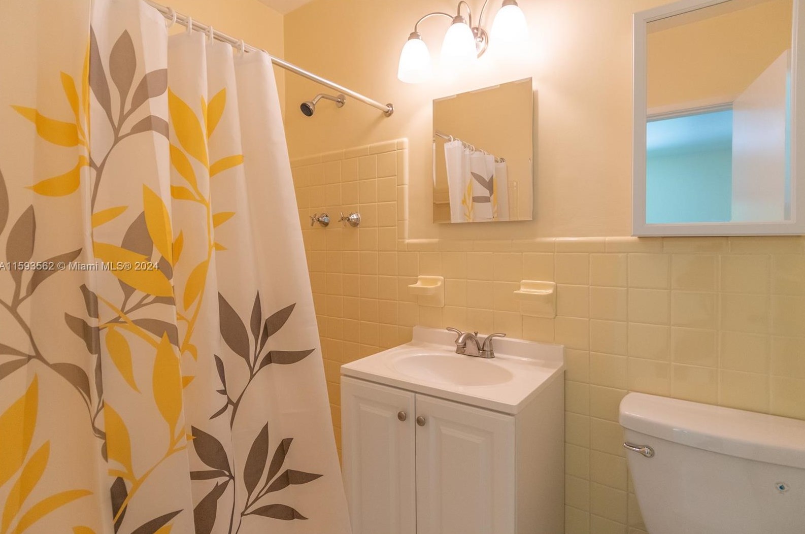 717 162 St, Miami FL 33157-3738 exterior