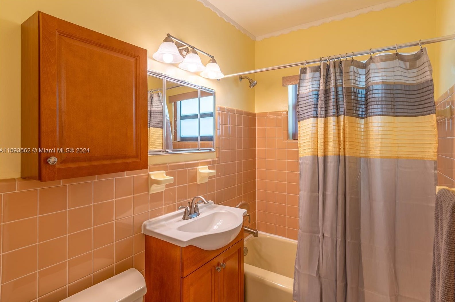 717 162 St, Miami FL 33157-3738 exterior