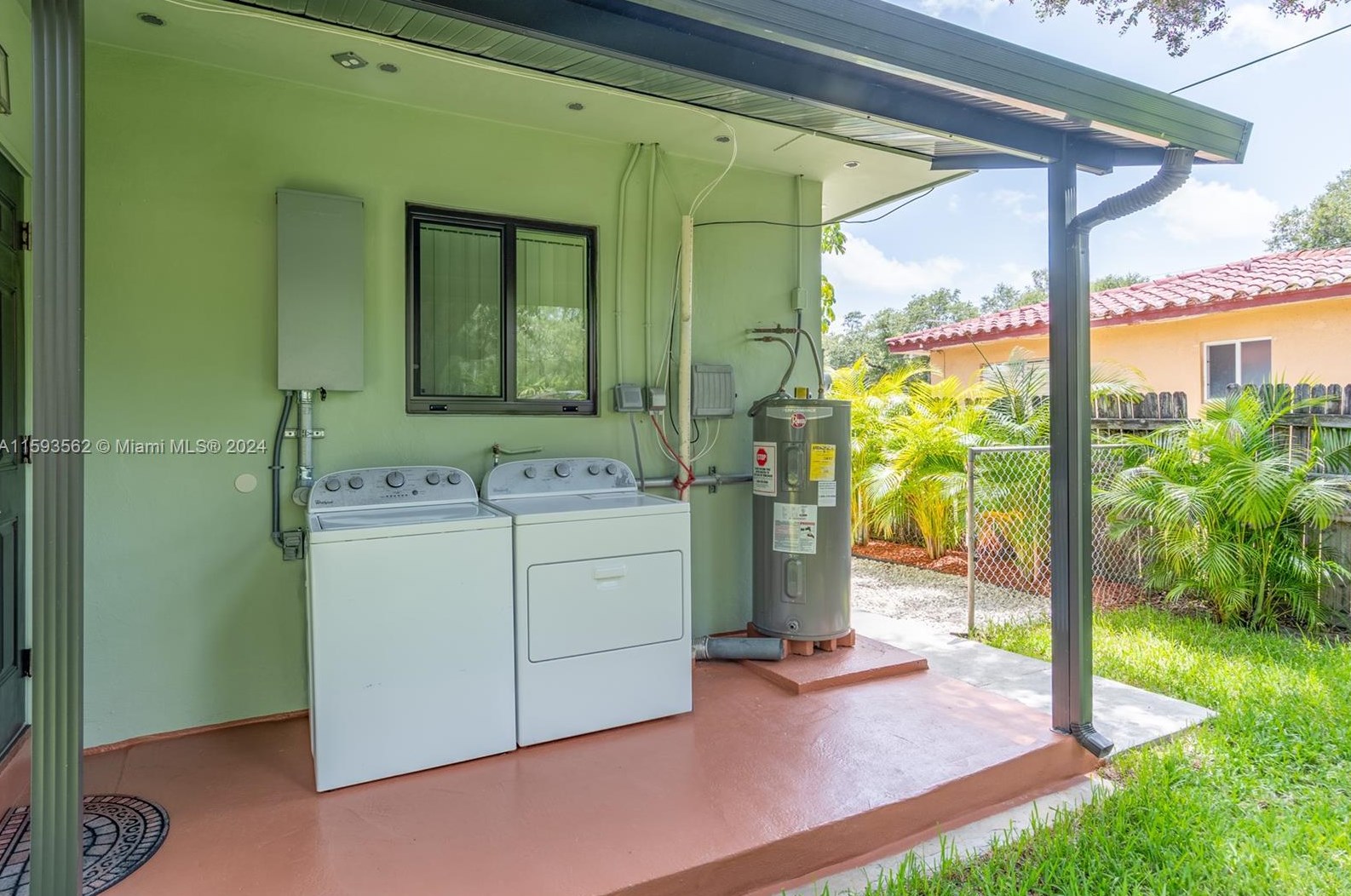 717 162 St, Miami FL 33157-3738 exterior