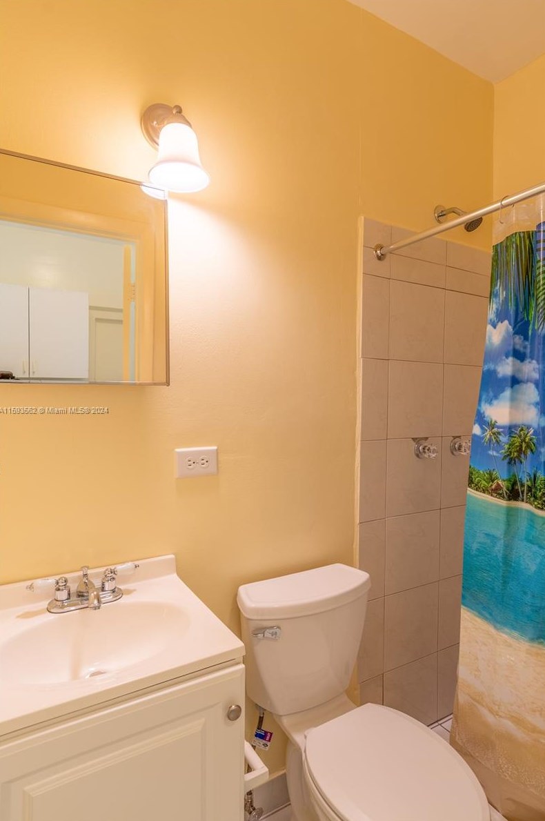 717 162 St, Miami FL 33157-3738 exterior