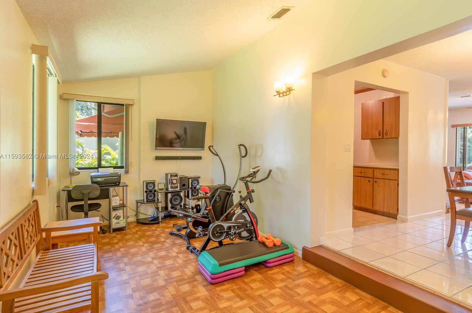 717 162 St, Miami FL 33157-3738 exterior