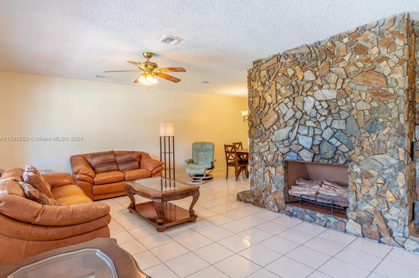 717 162 St, Miami FL 33157-3738 exterior