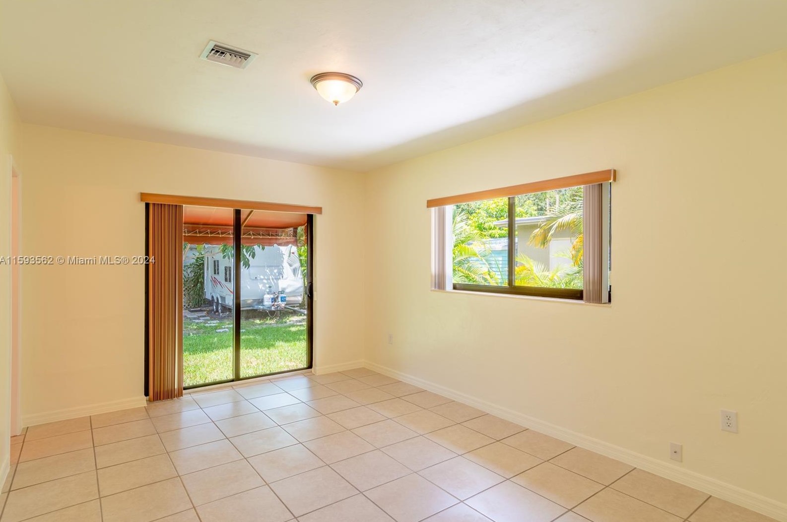 717 162 St, Miami FL 33157-3738 exterior