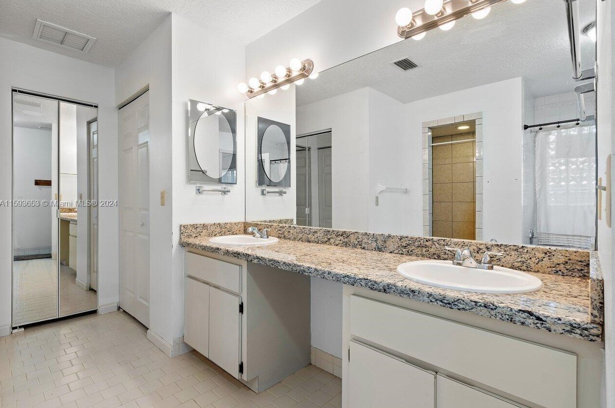 17315 60th Ln, Town Of Loxahatchee Groves, FL 33470-3206