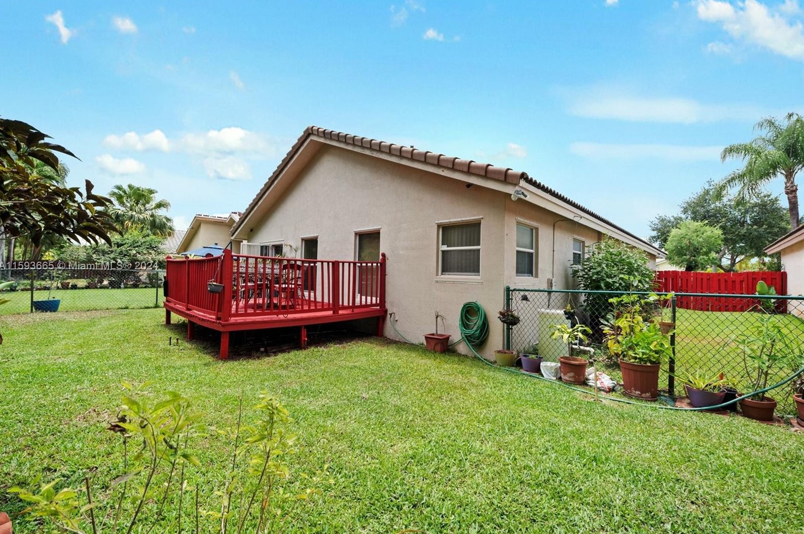 201 203 Ave, Hollywood FL  33029-3415 exterior