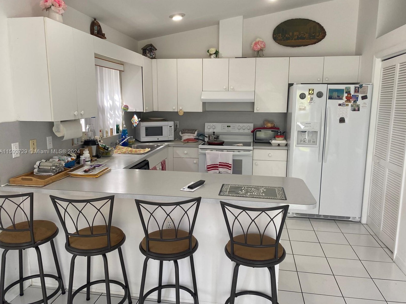 1938 137th Ct, Miami FL  33175-1092 exterior